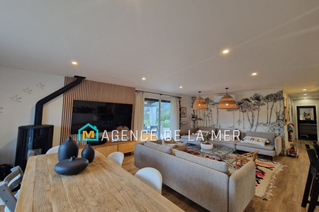 vente maison contemporaine 5 Pièce(s) – 5 pièces – 4 chambres – 130.00 m²