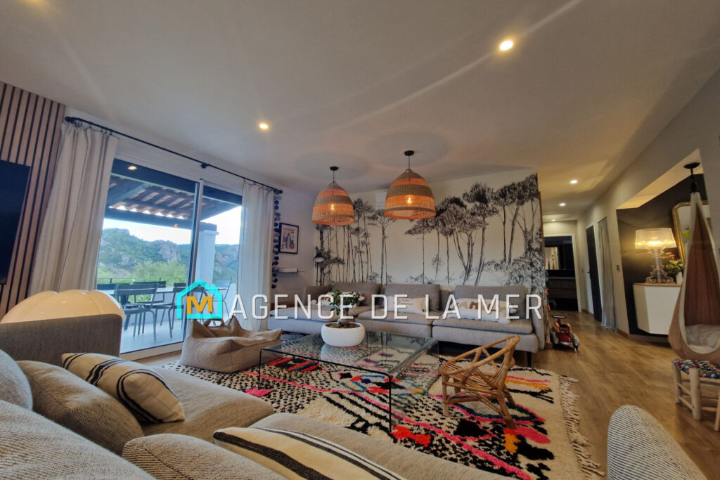 vente maison contemporaine 5 Pièce(s) – 5 pièces – 4 chambres – 130.00 m²