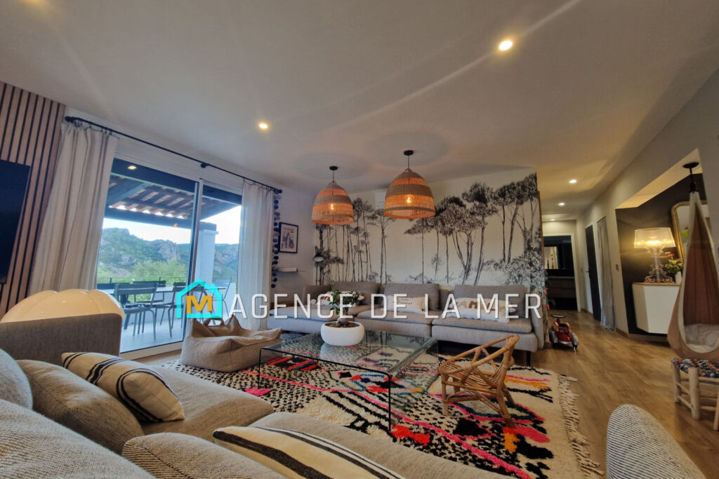 vente maison contemporaine 5 Pièce(s) – 5 pièces – 4 chambres – 130.00 m²