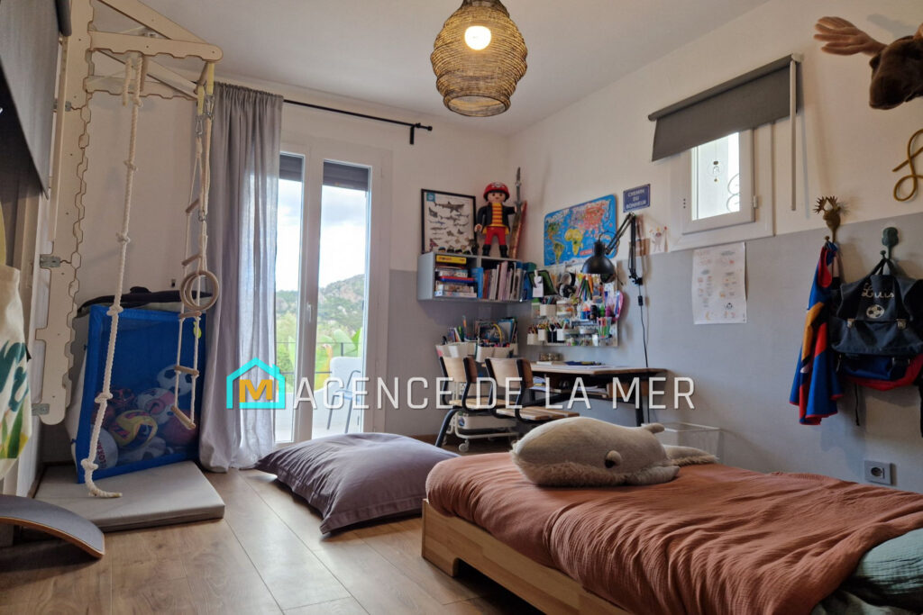 vente maison contemporaine 5 Pièce(s) – 5 pièces – 4 chambres – 130.00 m²