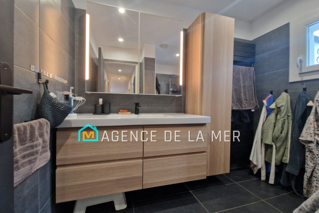 vente maison contemporaine 5 Pièce(s) – 5 pièces – 4 chambres – 130.00 m²