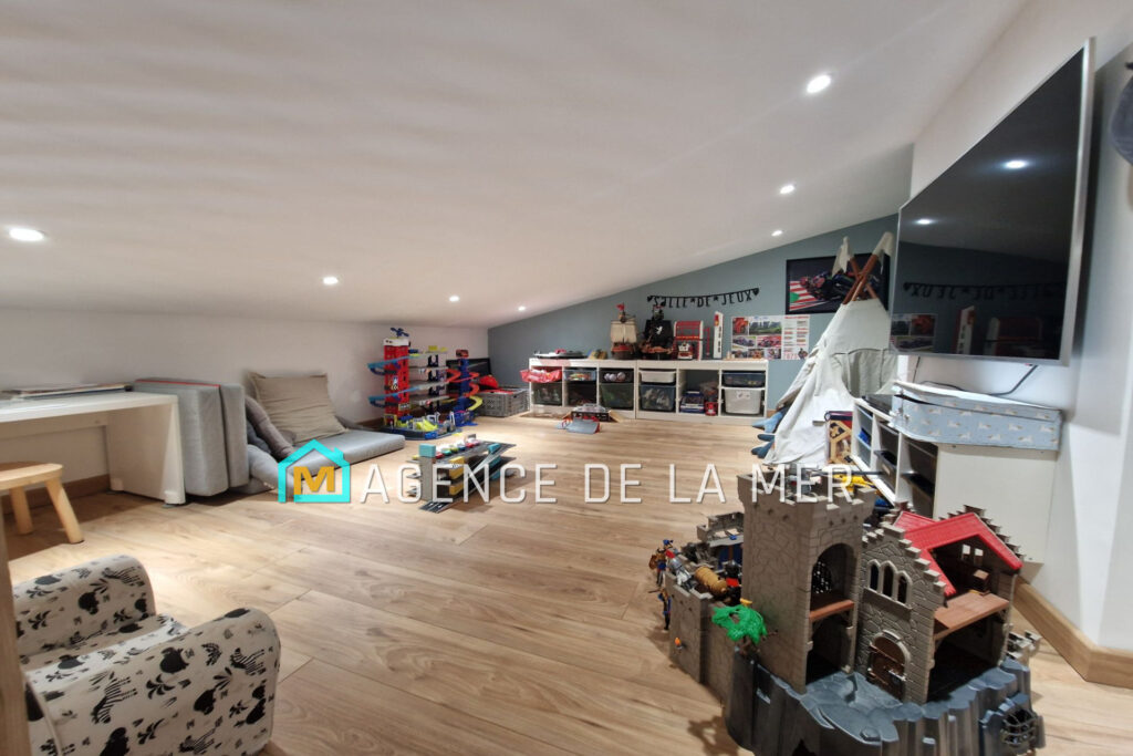vente maison contemporaine 5 Pièce(s) – 5 pièces – 4 chambres – 130.00 m²