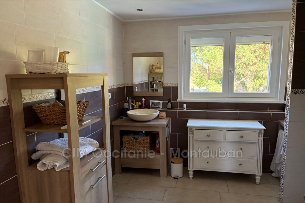 vente maison – NR pièces – 4 chambres – 220.00 m²