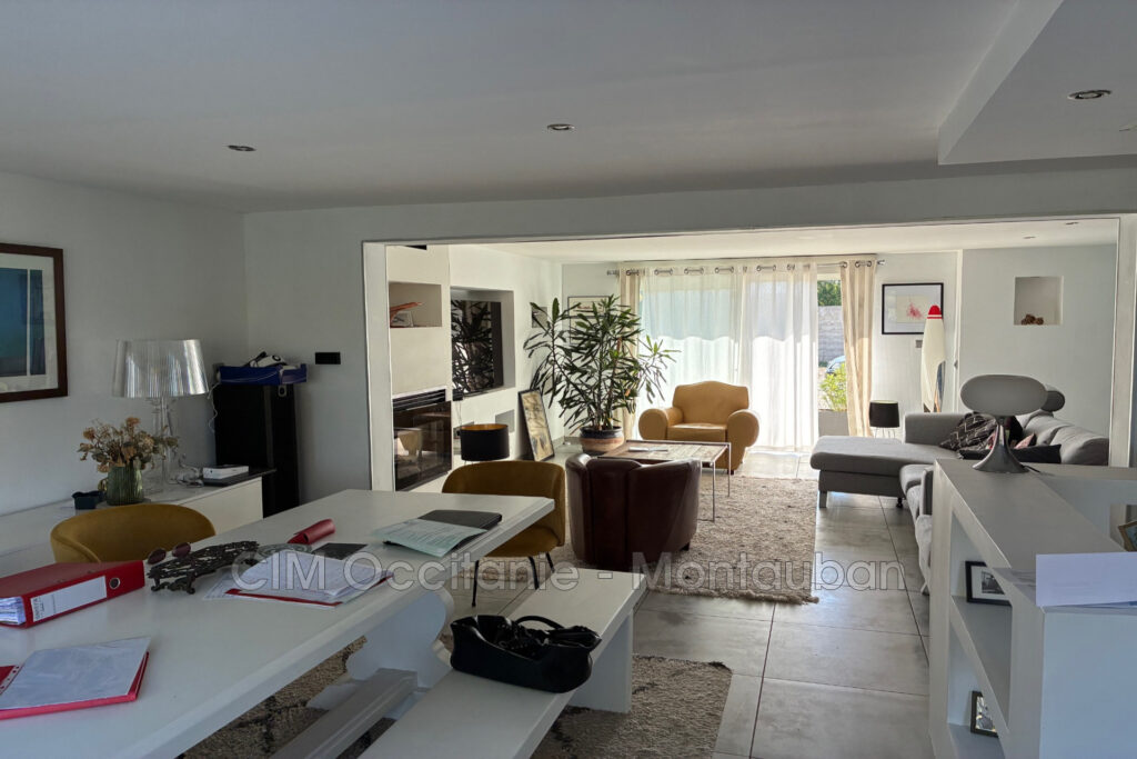 vente maison – NR pièces – 4 chambres – 220.00 m²