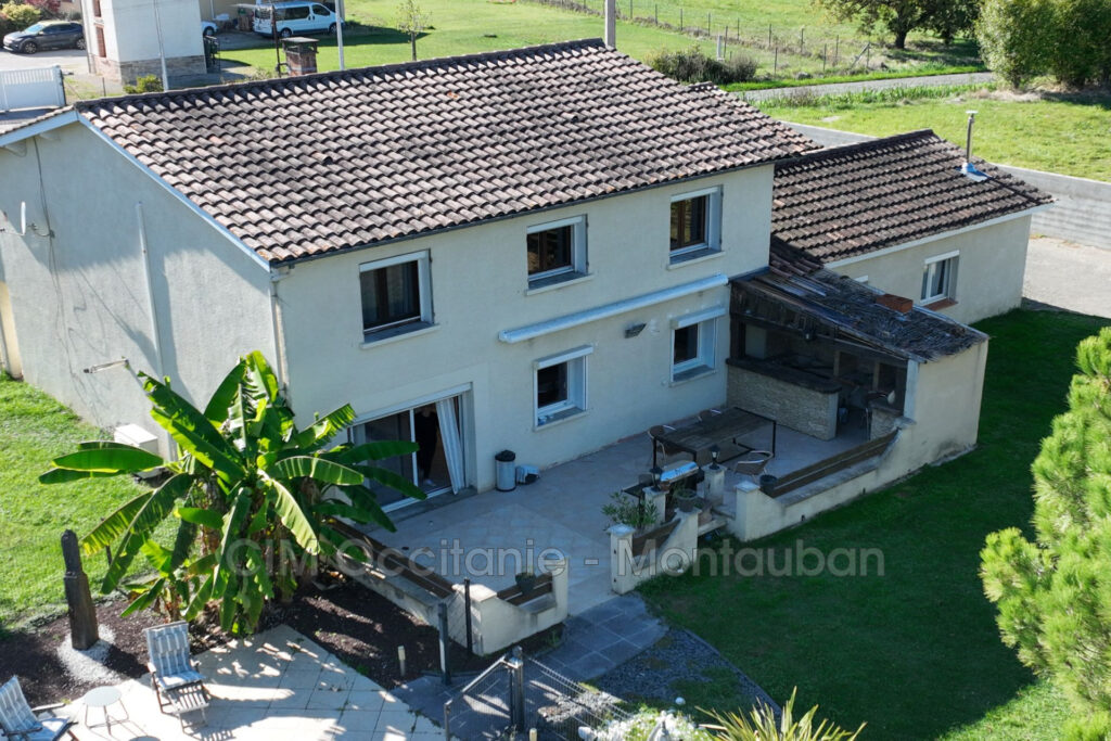 vente maison – NR pièces – 4 chambres – 220.00 m²