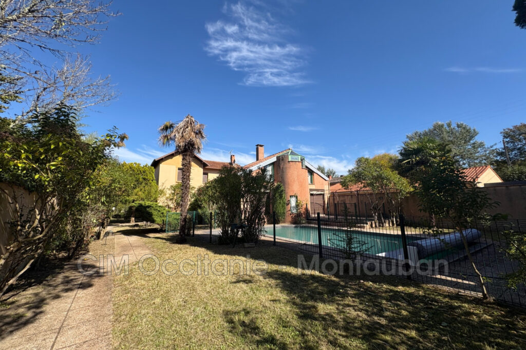 vente maison – NR pièces – 4 chambres – 216.00 m²