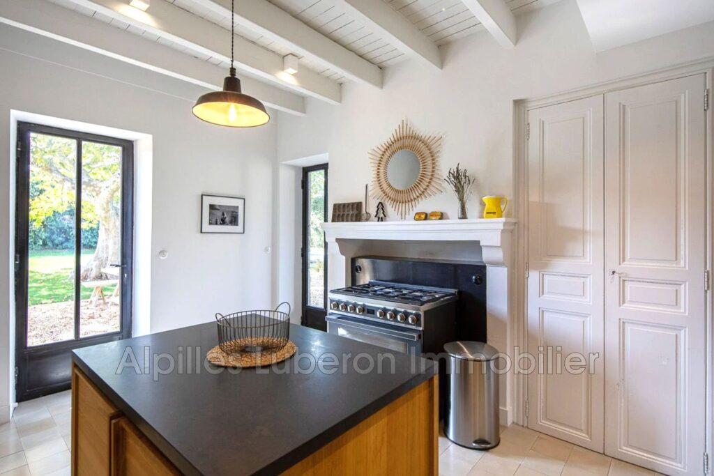 location saisonnière mas 6 Pièce(s) – 6 pièces – 4 chambres – 180.00 m²