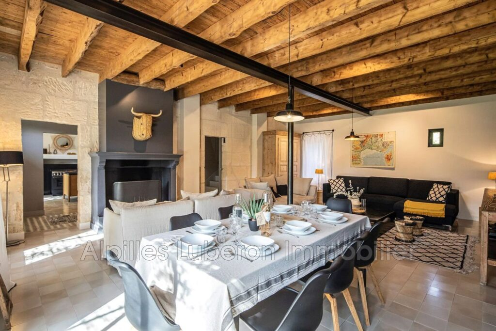 location saisonnière mas 6 Pièce(s) – 6 pièces – 4 chambres – 180.00 m²