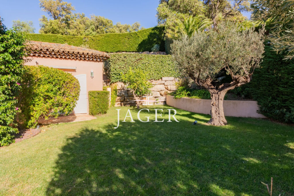 Propriété provençale avec vue mer  – 5 pièces – 4 chambres – 200.00 m²