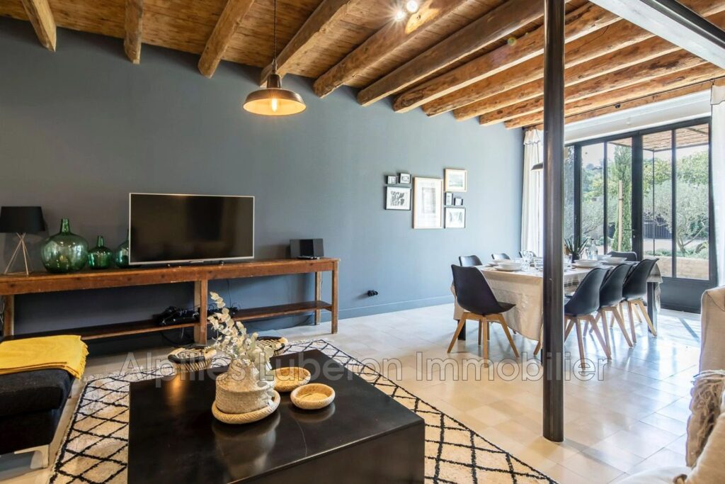 location saisonnière mas 6 Pièce(s) – 6 pièces – 4 chambres – 180.00 m²