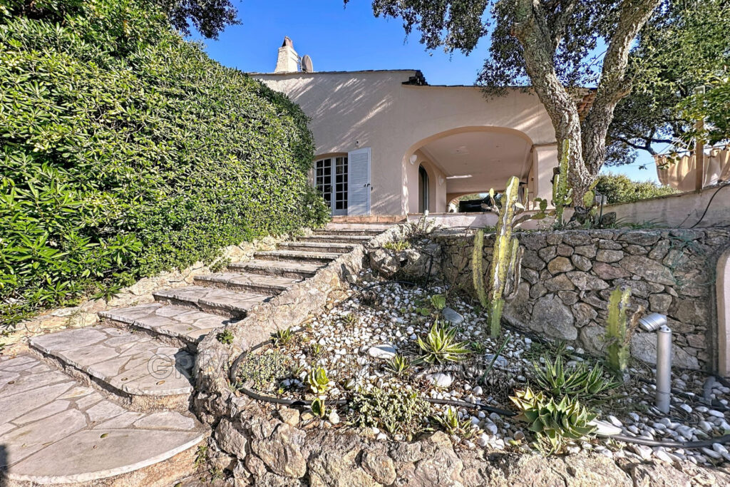 vente villa provençale 5 Pièce(s) – 5 pièces – 4 chambres – 150.00 m²