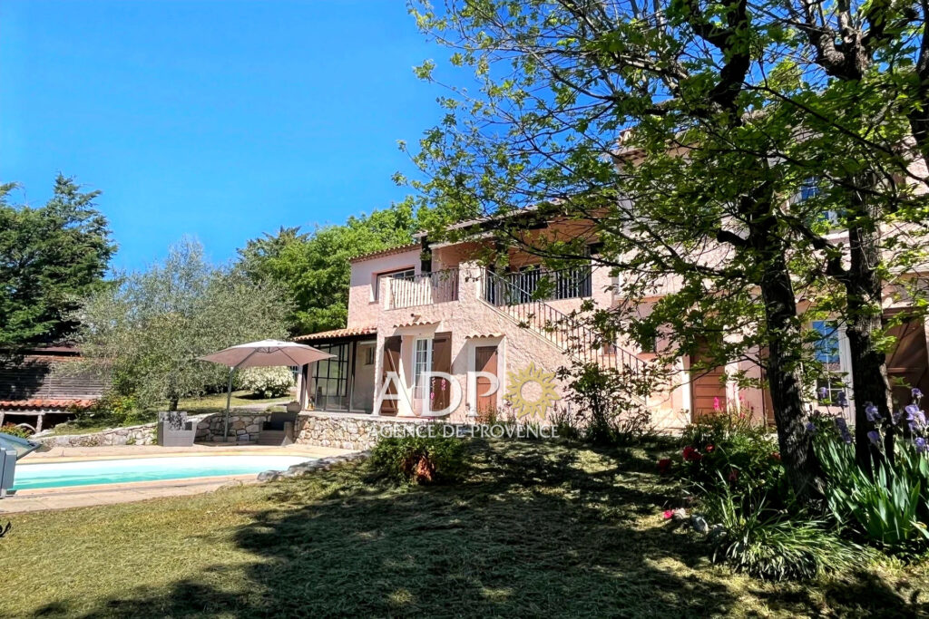 vente maison 5 Pièce(s) – 5 pièces – 4 chambres – 138.00 m²