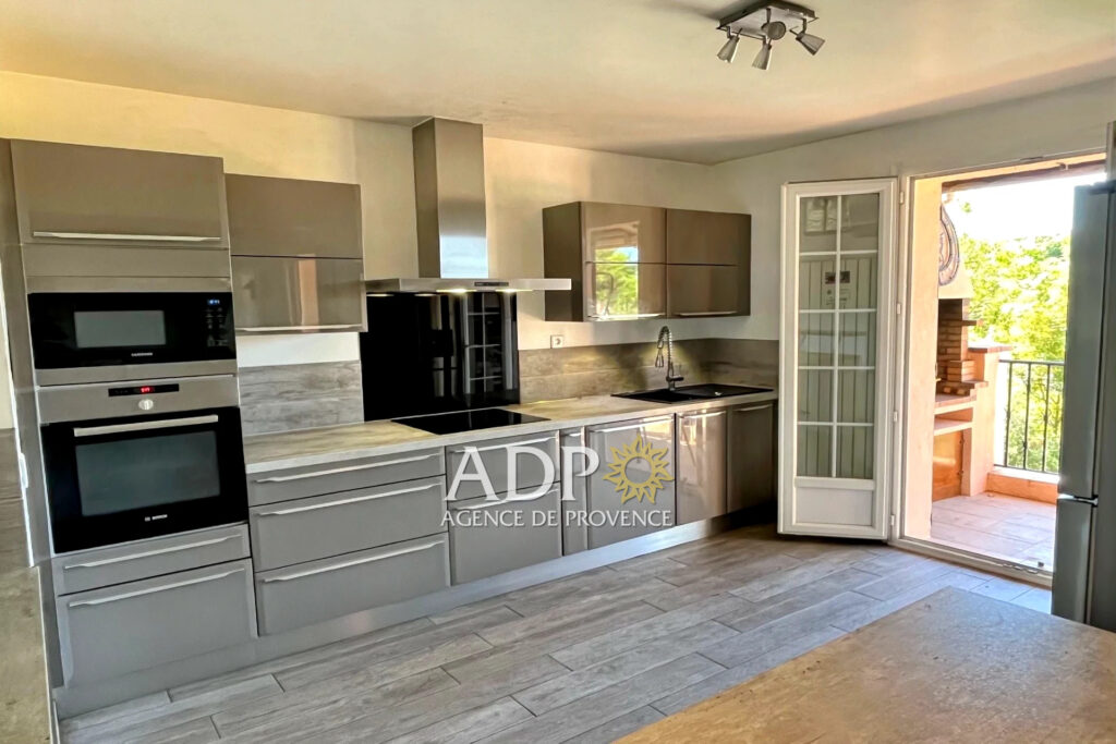 vente maison 5 Pièce(s) – 5 pièces – 4 chambres – 138.00 m²