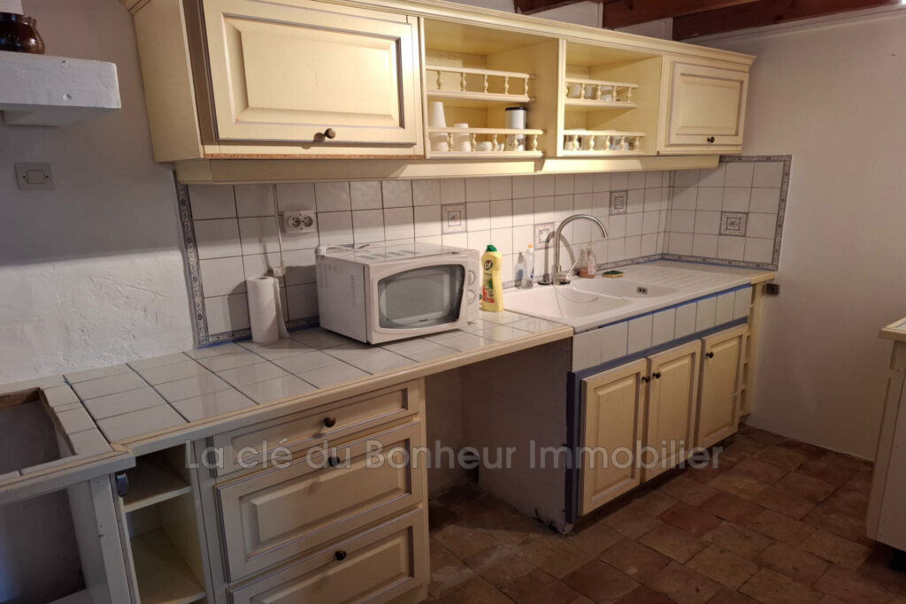 vente maison de village 13 Pièce(s) – 13 pièces – 7 chambres – 350.00 m²