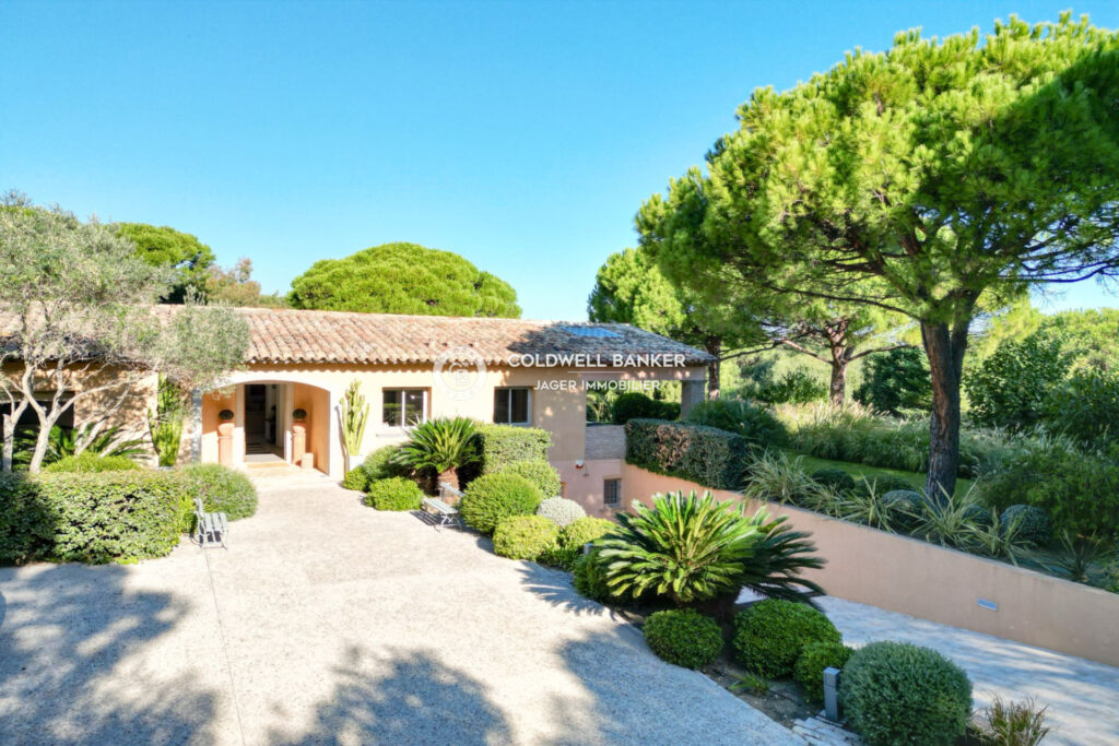 Élégante propriété provençale dans un écrin de verdure à Ramat – 6 pièces – 4 chambres – 320.00 m²