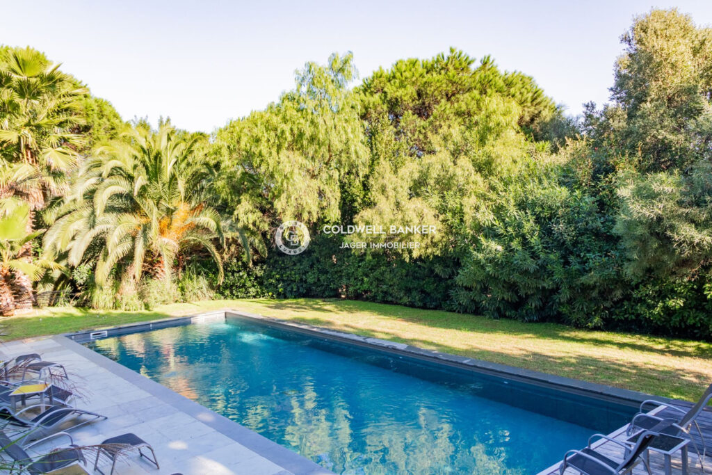 Élégante propriété provençale dans un écrin de verdure à Ramat – 6 pièces – 4 chambres – 320.00 m²