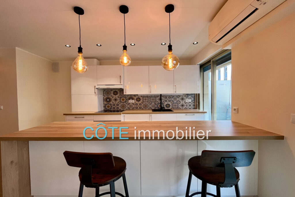 ANTIBES 2 Pièces à  100m de la place de Gaulle – 2 pièces – 1 chambre – 50.00 m²