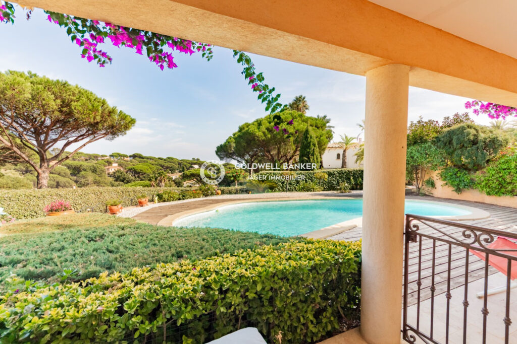 Maison vue mer à 1 km des plages – 6 pièces – 4 chambres – 250.00 m²