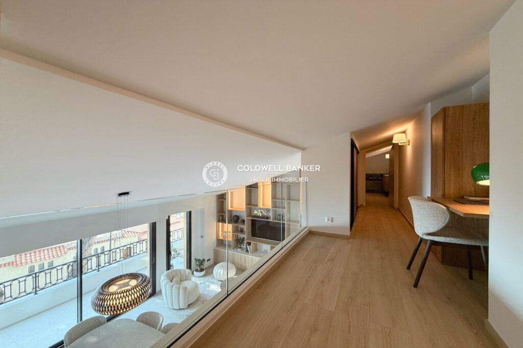 En exclusivité – Duplex d’exception face à la mer avec cave et – 3 pièces – 2 chambres – 90.28 m²
