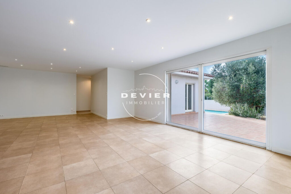 vente villa 5 Pièce(s) – 5 pièces – 4 chambres – 140.00 m²