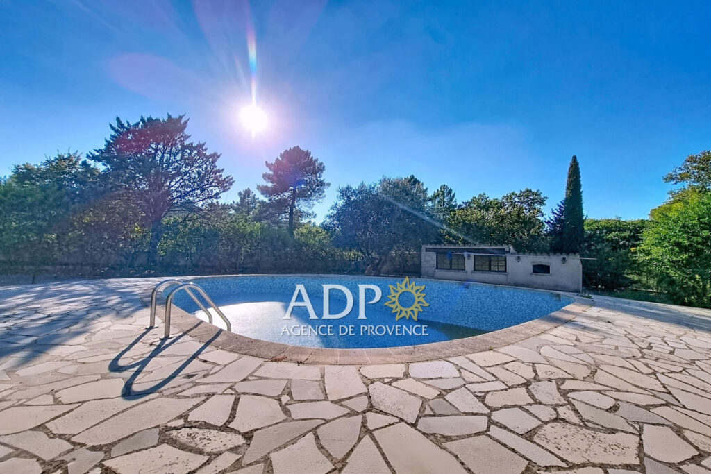 vente propriété 6 Pièce(s) – 6 pièces – 4 chambres – 180.00 m²