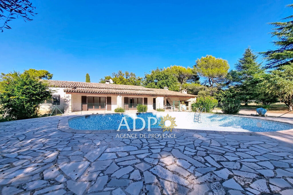 vente propriété 6 Pièce(s) – 6 pièces – 4 chambres – 180.00 m²