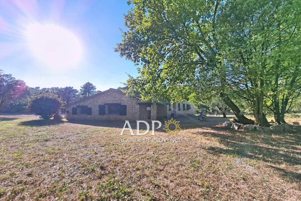 vente propriété 6 Pièce(s) – 6 pièces – 4 chambres – 180.00 m²