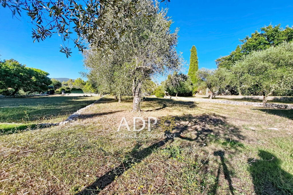 vente propriété 6 Pièce(s) – 6 pièces – 4 chambres – 180.00 m²