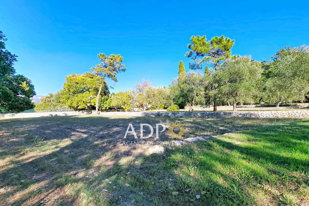 vente propriété 6 Pièce(s) – 6 pièces – 4 chambres – 180.00 m²