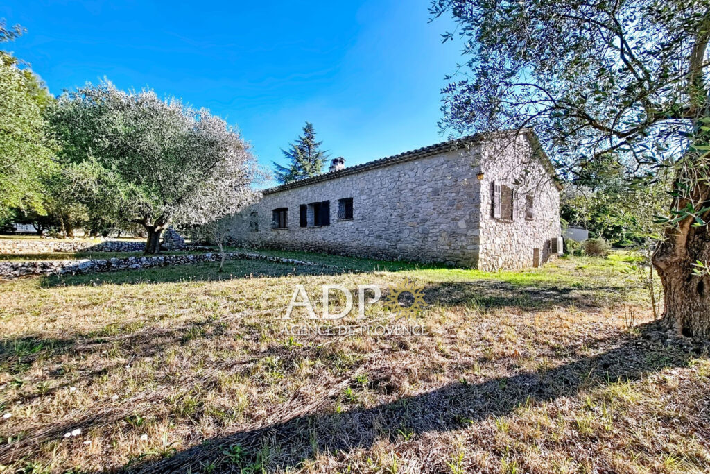 vente propriété 6 Pièce(s) – 6 pièces – 4 chambres – 180.00 m²