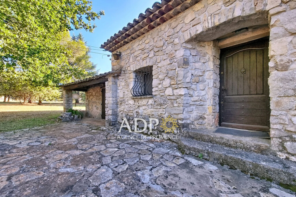 vente propriété 6 Pièce(s) – 6 pièces – 4 chambres – 180.00 m²