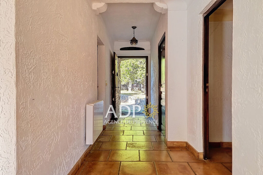 vente propriété 6 Pièce(s) – 6 pièces – 4 chambres – 180.00 m²