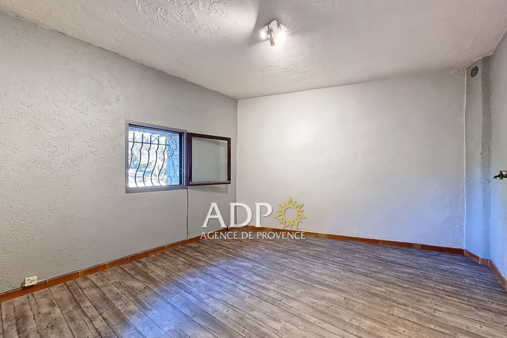 vente propriété 6 Pièce(s) – 6 pièces – 4 chambres – 180.00 m²