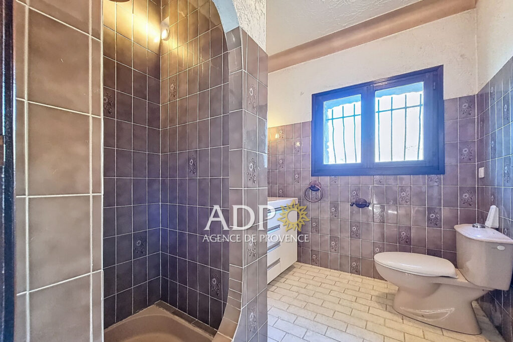 vente propriété 6 Pièce(s) – 6 pièces – 4 chambres – 180.00 m²