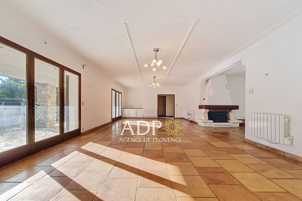 vente propriété 6 Pièce(s) – 6 pièces – 4 chambres – 180.00 m²