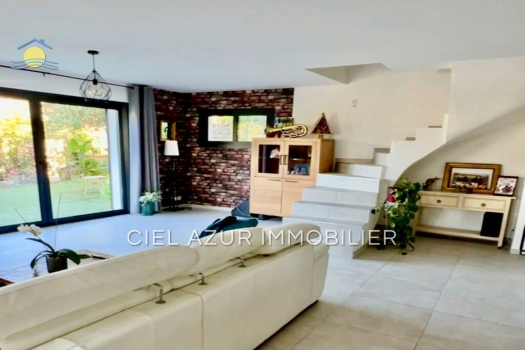 location maison – NR pièces – 3 chambres