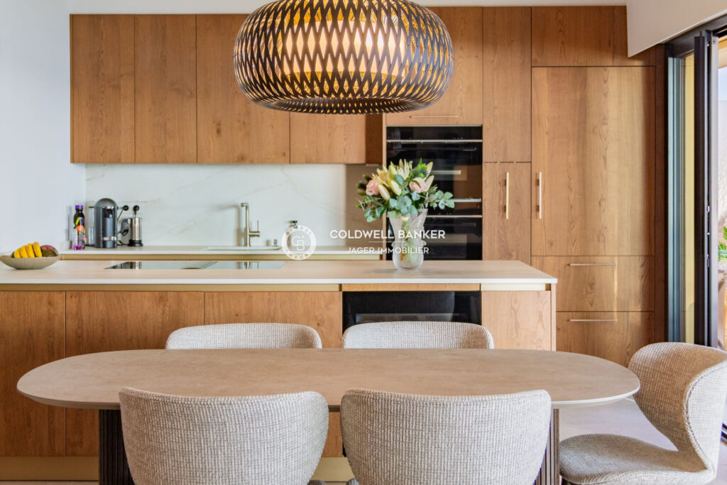 En exclusivité – Duplex d’exception face à la mer avec cave et – 3 pièces – 2 chambres – 90.28 m²