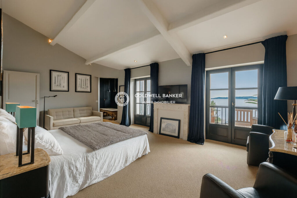 vente maison – NR pièces – 3 chambres – 200.00 m²