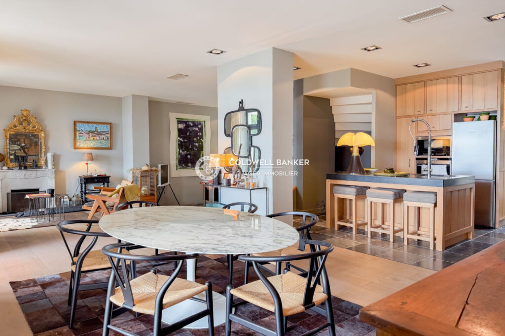 vente maison – NR pièces – 3 chambres – 200.00 m²