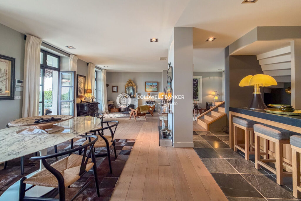 vente maison – NR pièces – 3 chambres – 200.00 m²