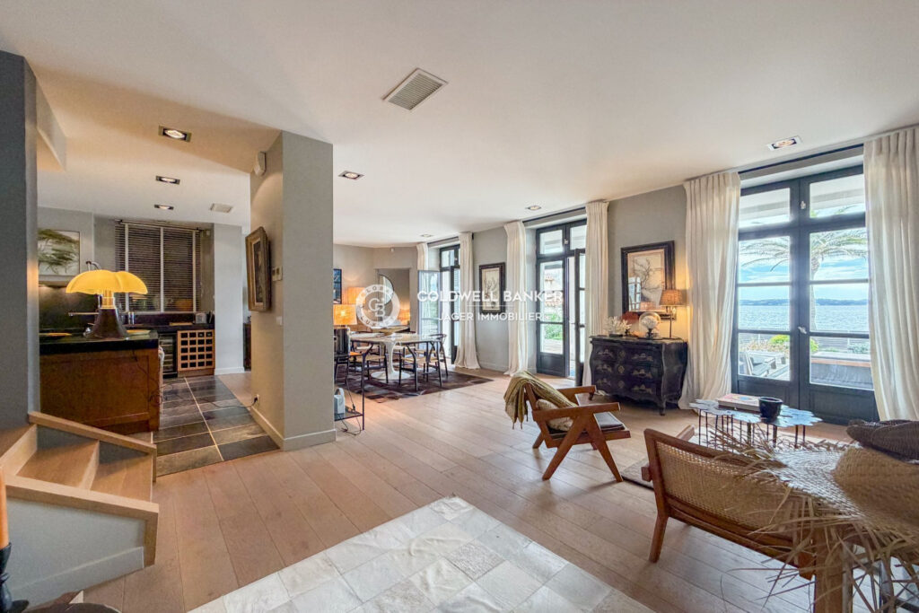 vente maison – NR pièces – 3 chambres – 200.00 m²