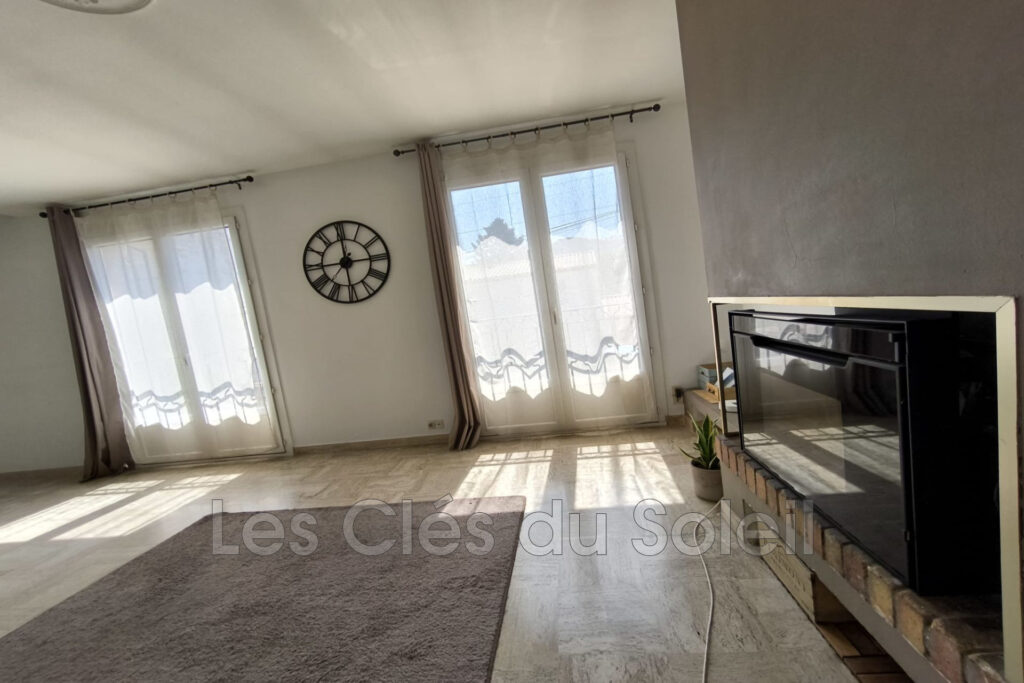 Brignoles, Maison de village de type 5 avec garage  Maison de  – 5 pièces – 3 chambres – 107.00 m²