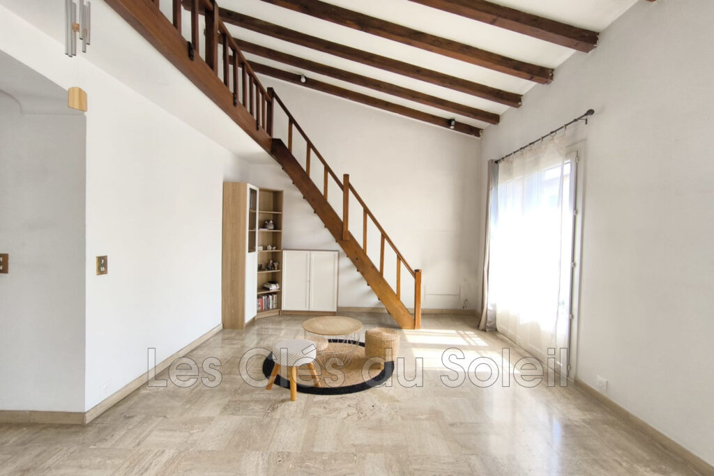 Brignoles, Maison de village de type 5 avec garage  Maison de  – 5 pièces – 3 chambres – 107.00 m²