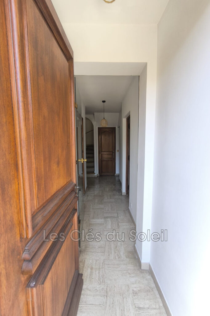 Brignoles, Maison de village de type 5 avec garage  Maison de  – 5 pièces – 3 chambres – 107.00 m²