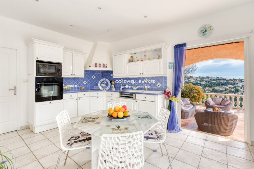 vente maison 5 Pièce(s) – 5 pièces – 4 chambres – 250.00 m²