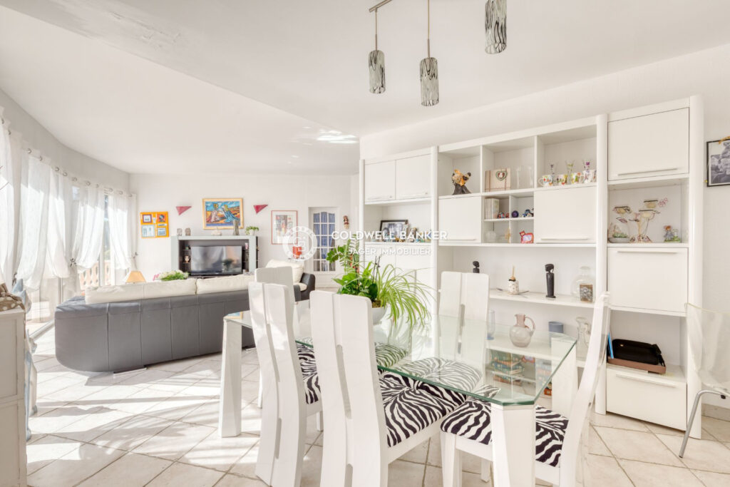 vente maison 5 Pièce(s) – 5 pièces – 4 chambres – 250.00 m²