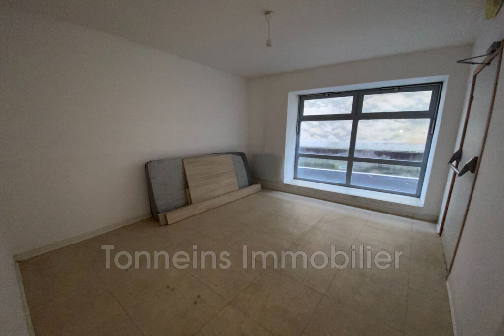 vente immeuble 7 Pièce(s) – 7 pièces – 3 chambres – 82.00 m²