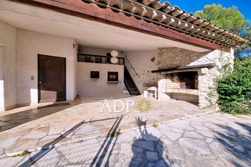 vente propriété 6 Pièce(s) – 6 pièces – 4 chambres – 180.00 m²