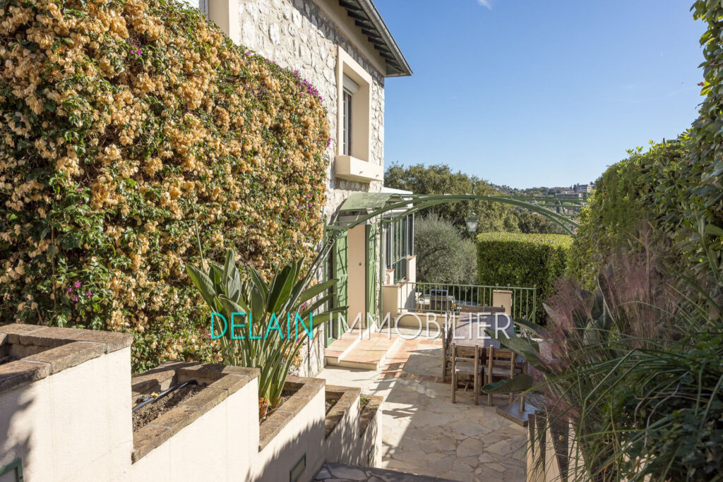 vente maison 5 Pièce(s) – 5 pièces – 5 chambres – 220.00 m²