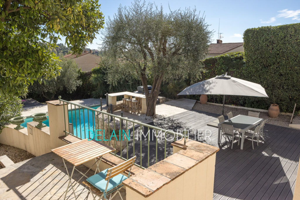 vente maison 5 Pièce(s) – 5 pièces – 5 chambres – 220.00 m²